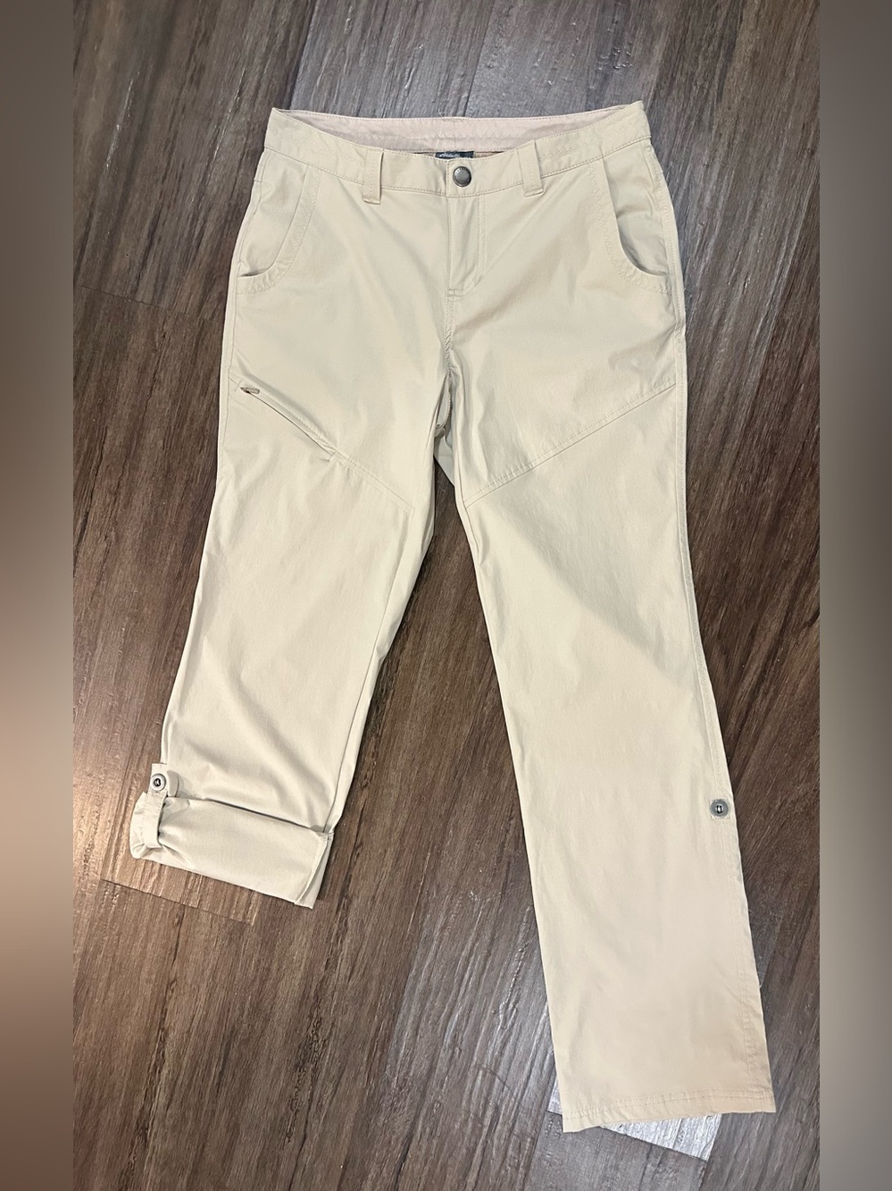 Eddie Bauer Travex Convertible Roll-Up Hiking Pants in Beige. Size 4